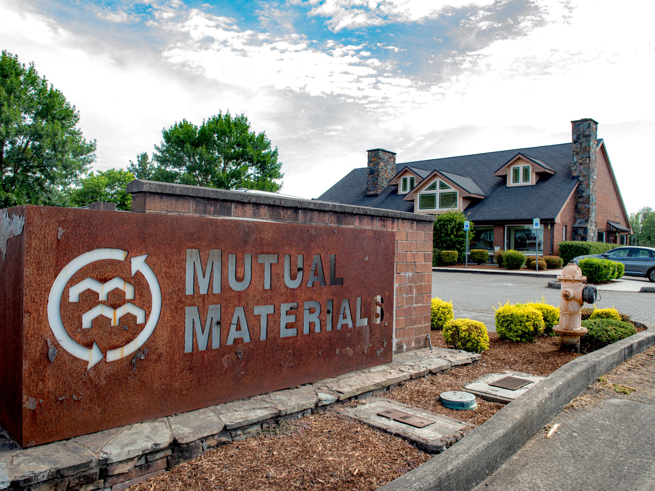 Retail & Restaurants - Mutual Materials