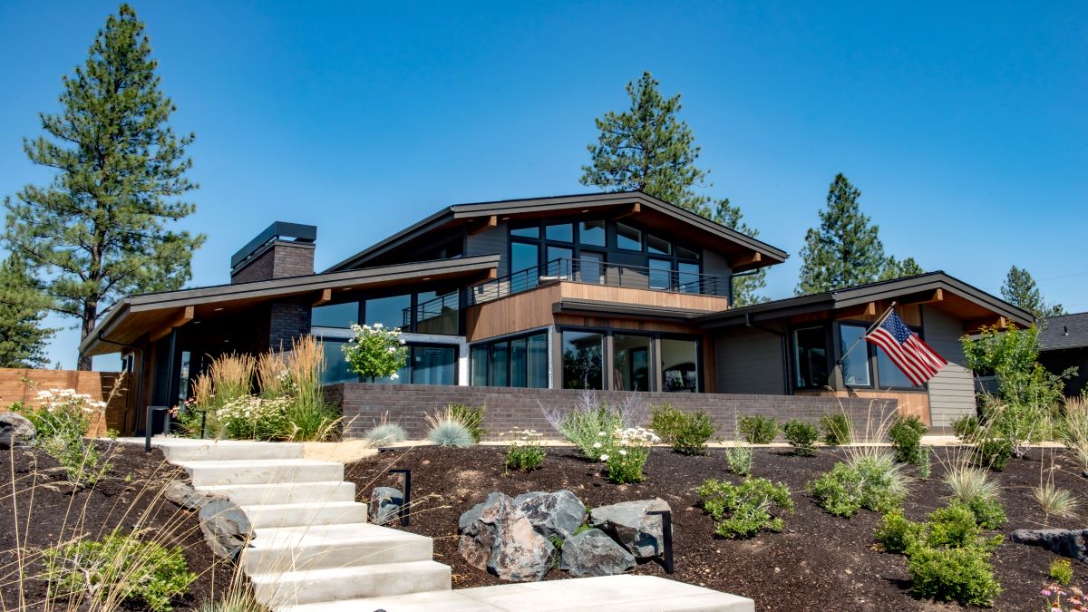 Bend, Oregon residence with Mutual Materials brick